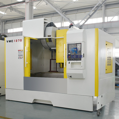 মেটাল VMC CNC মিলিং মেশিন উল্লম্ব মেশিনিং সেন্টার নির্মাতারা VMC1370